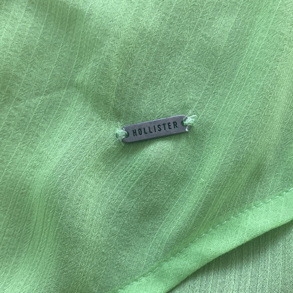 Hollister lime green top. Size M - Picture 3 of 4